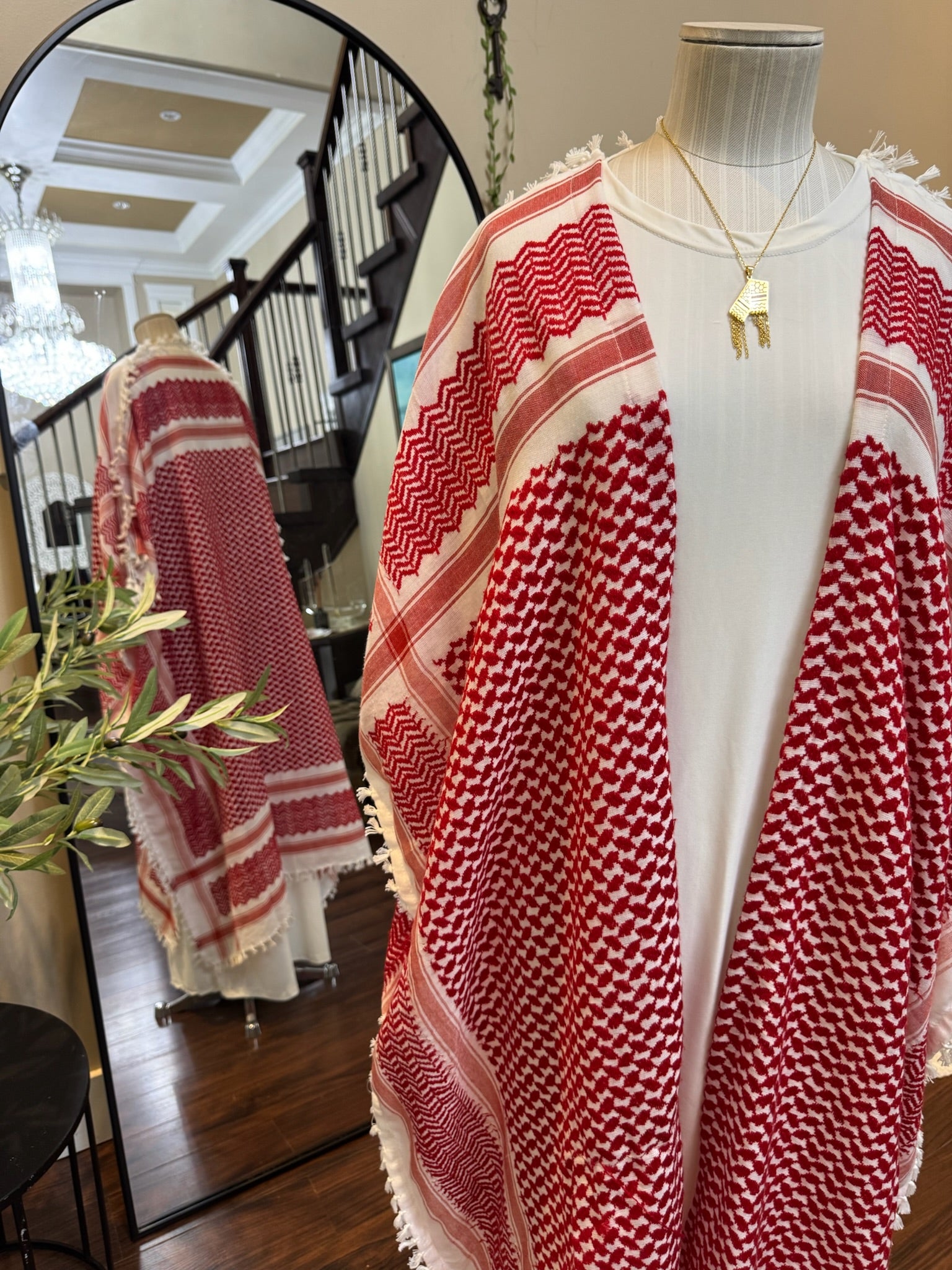 Long Koffiyeh (Bisht) -White & Red