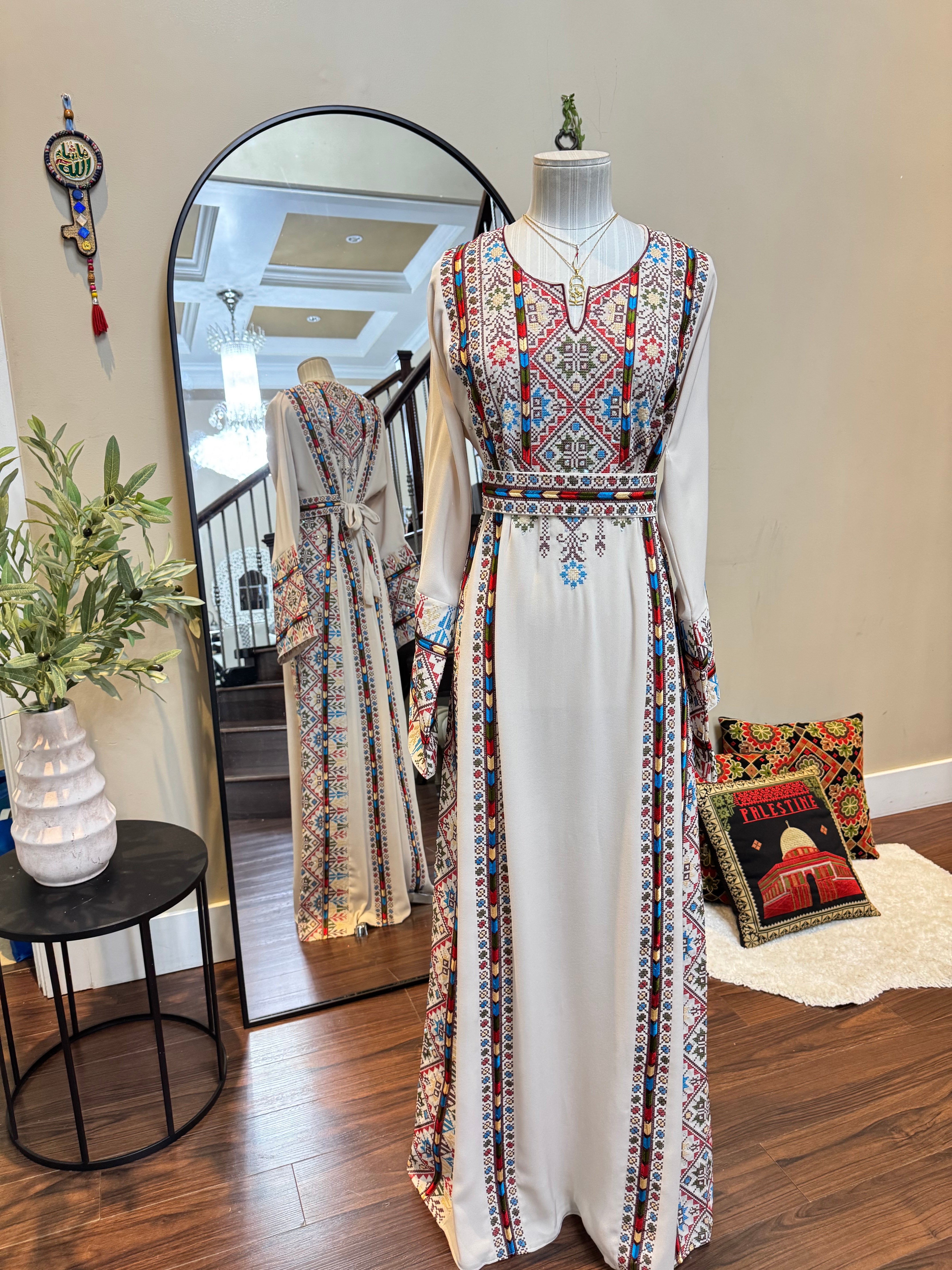 The Majesty Thobe - Palestinian Thobe Tatreez Embroidery ثوب العزة