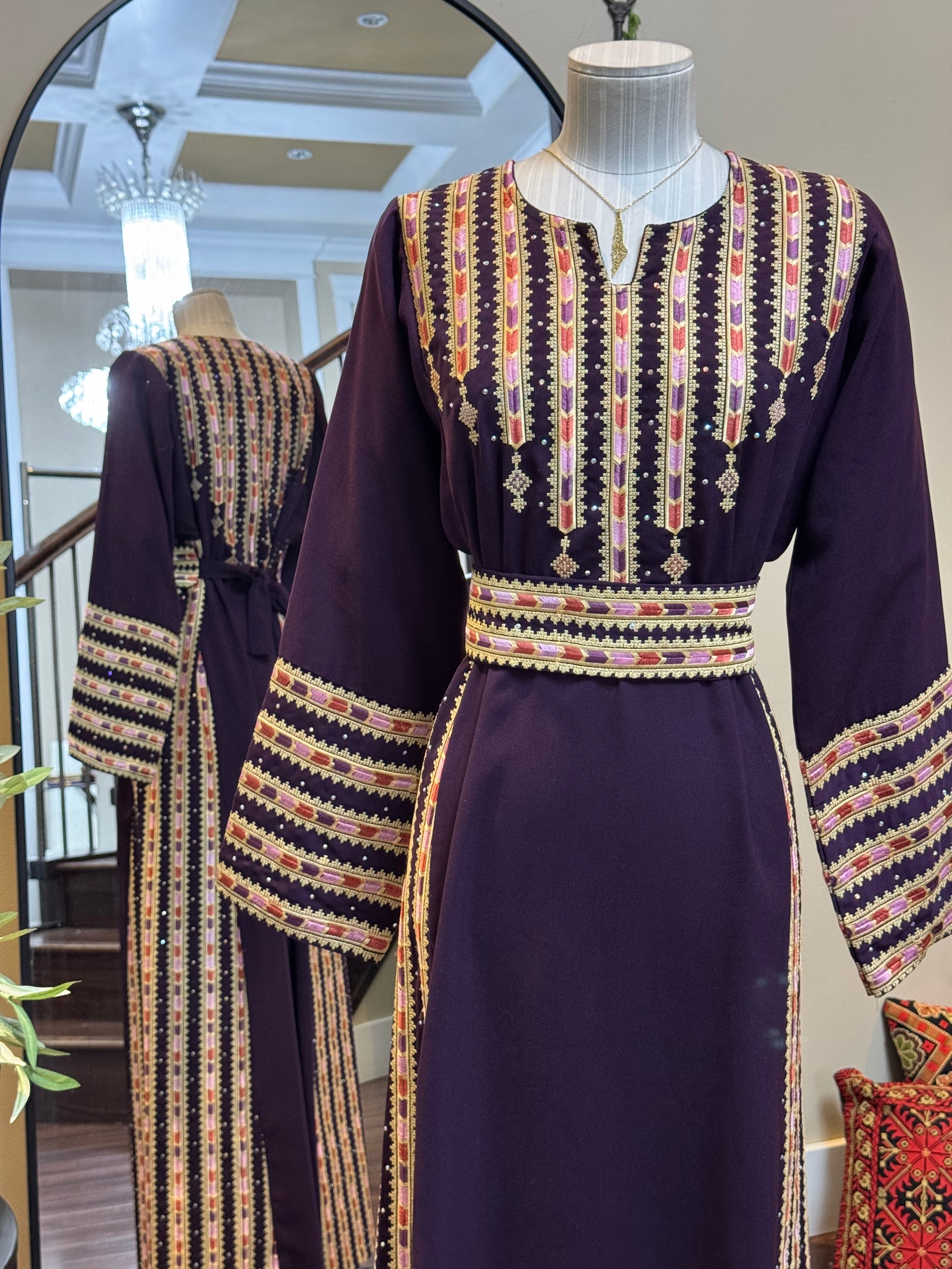 Manajel Thobe – Traditional Palestinian Elegance