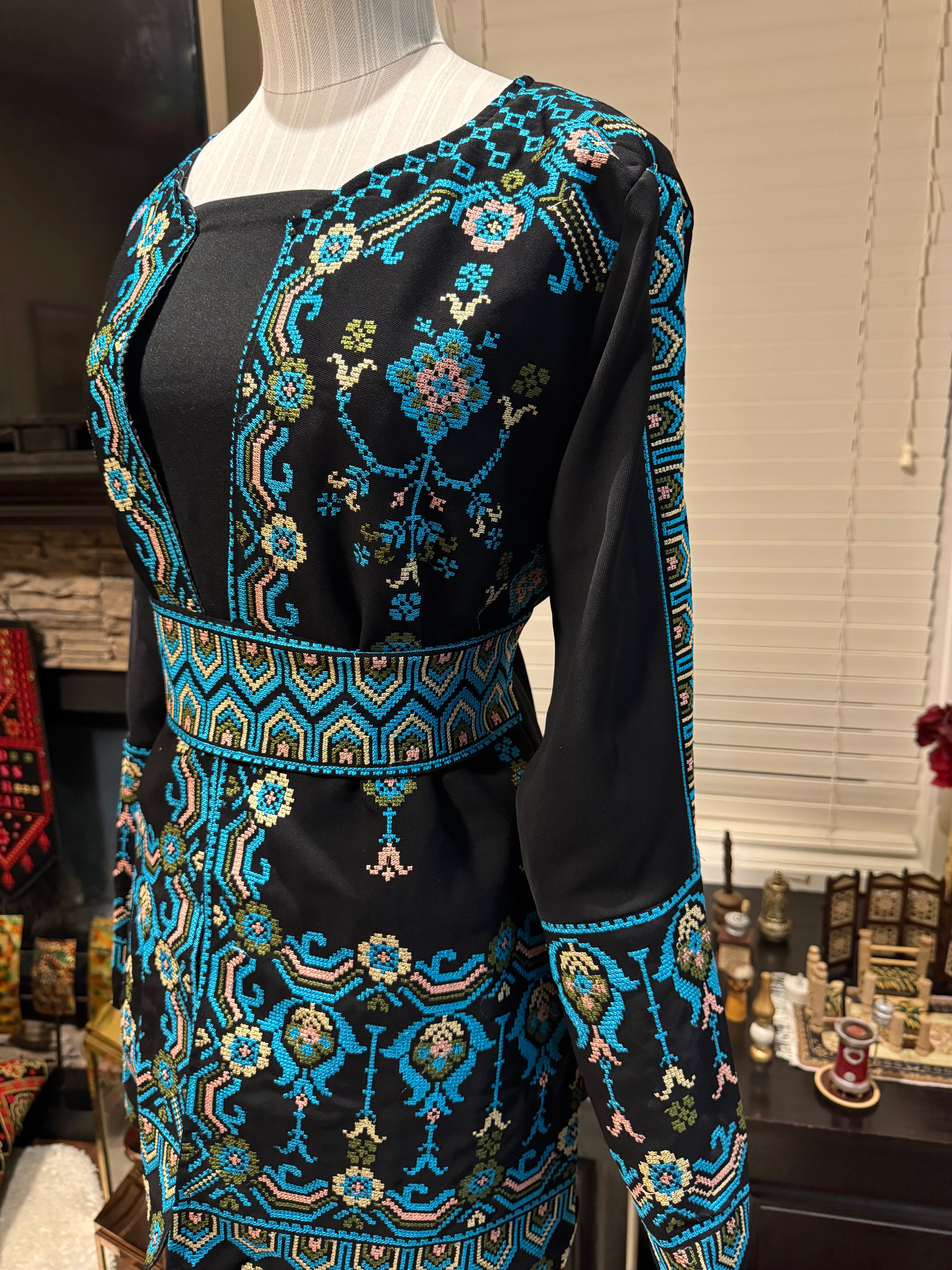 Palestinian Embroidered Blazer with Belt – Floral Design