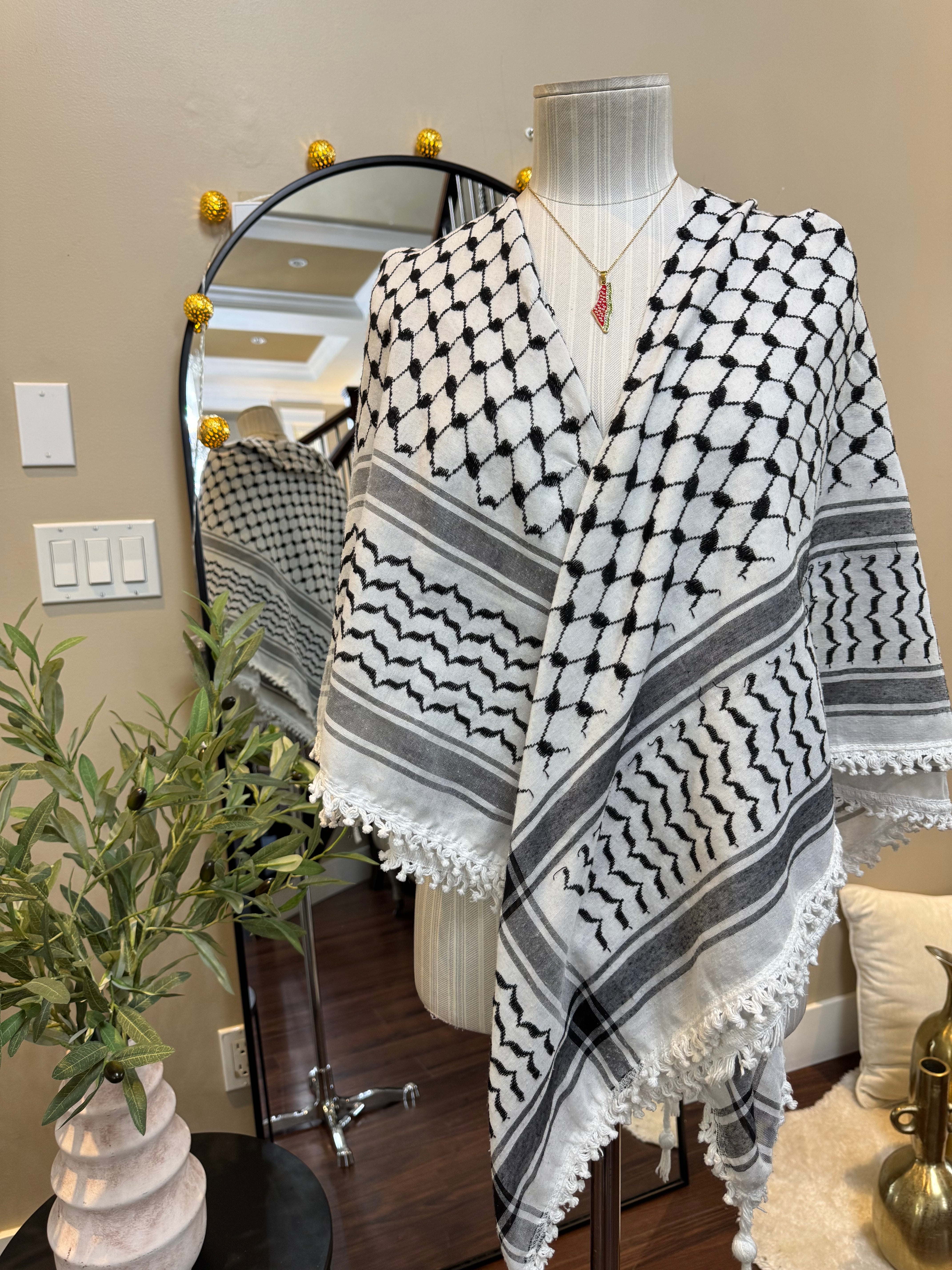 Palestinian Traditional Koffiyeh (Classic)