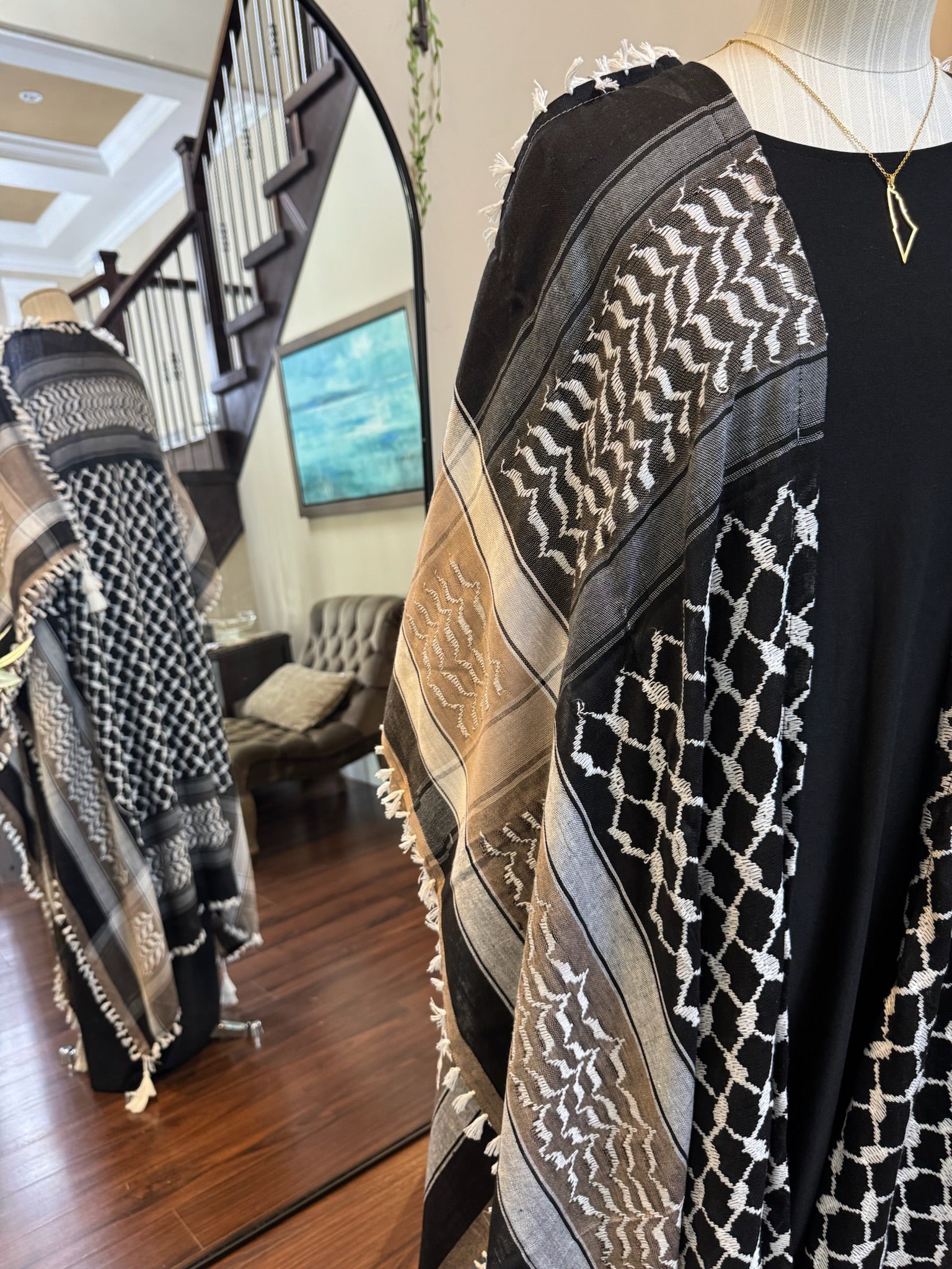 Long Koffiyeh (Bisht) - Black & Beige