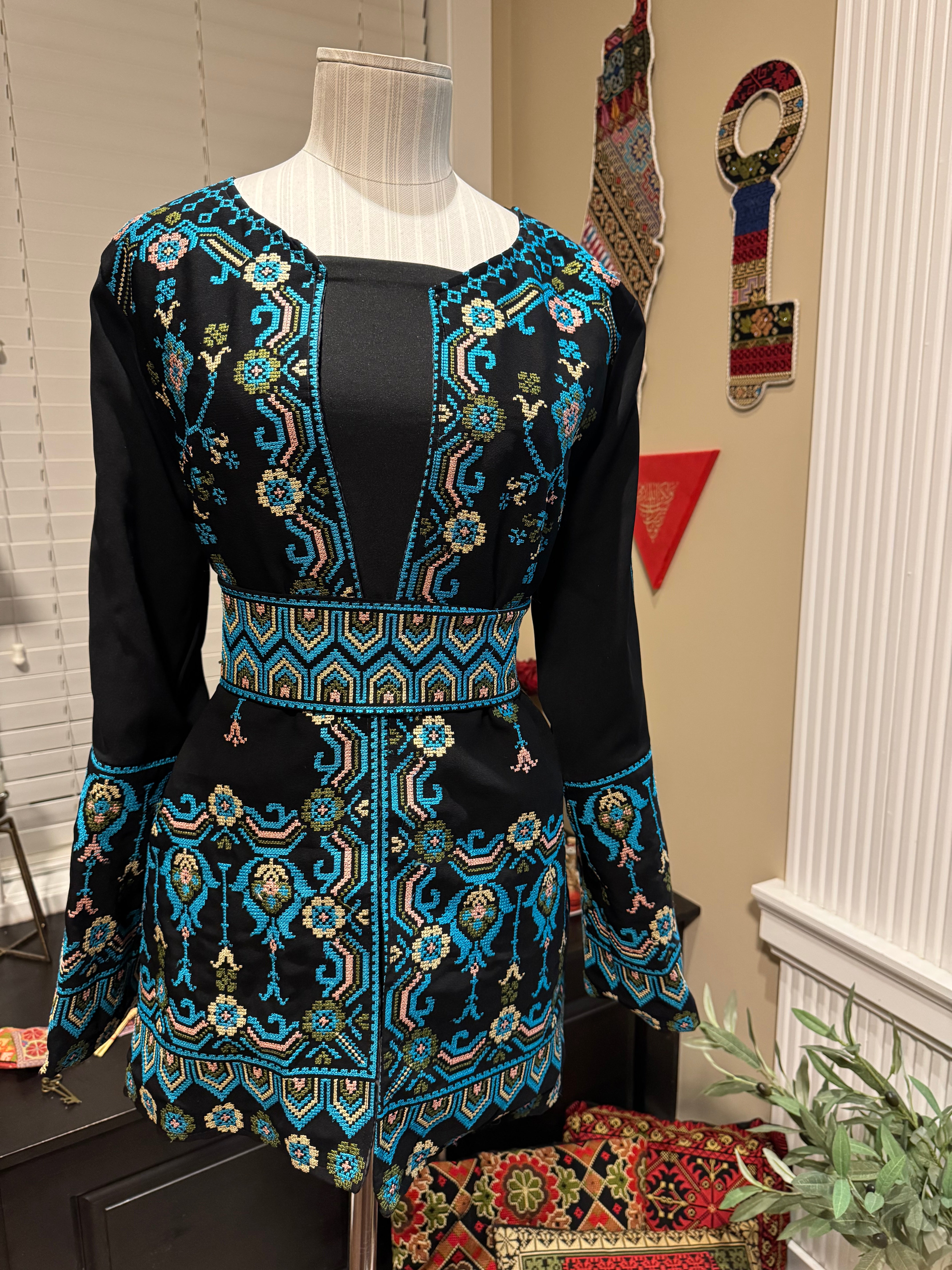 Palestinian Embroidered Blazer with Belt – Floral Design