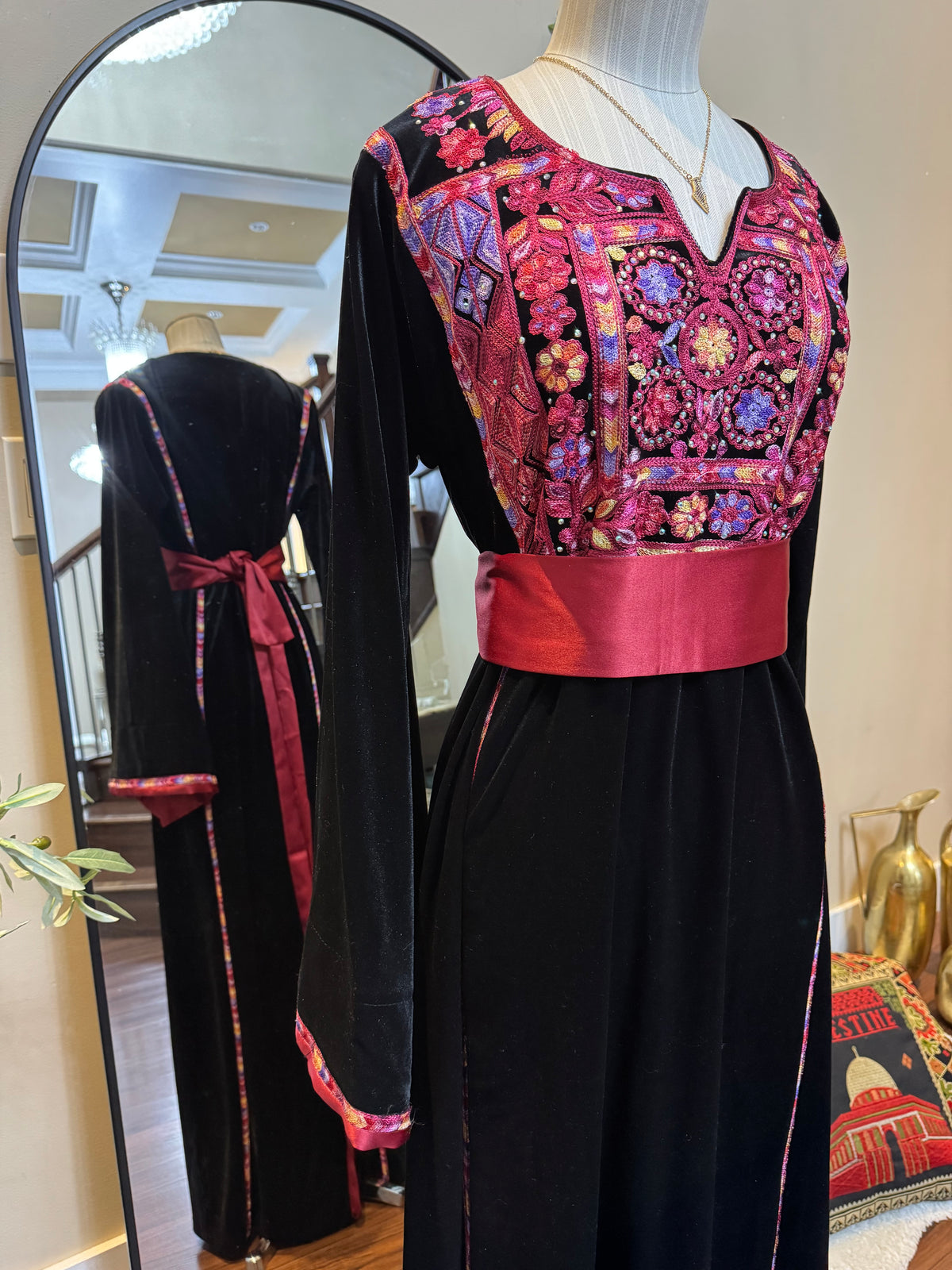 Velvet thobe