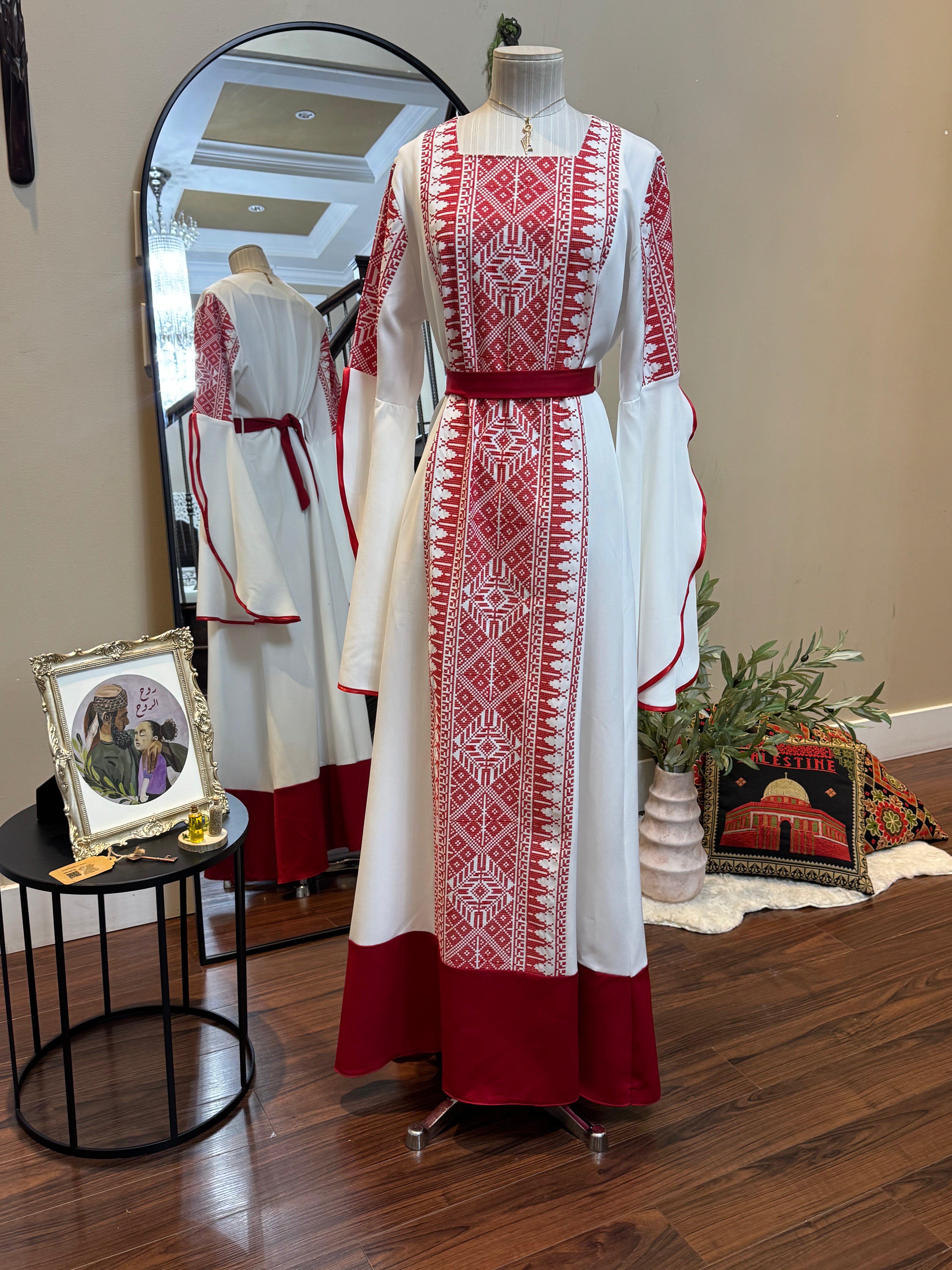 Thobe al Jamal - Red and White