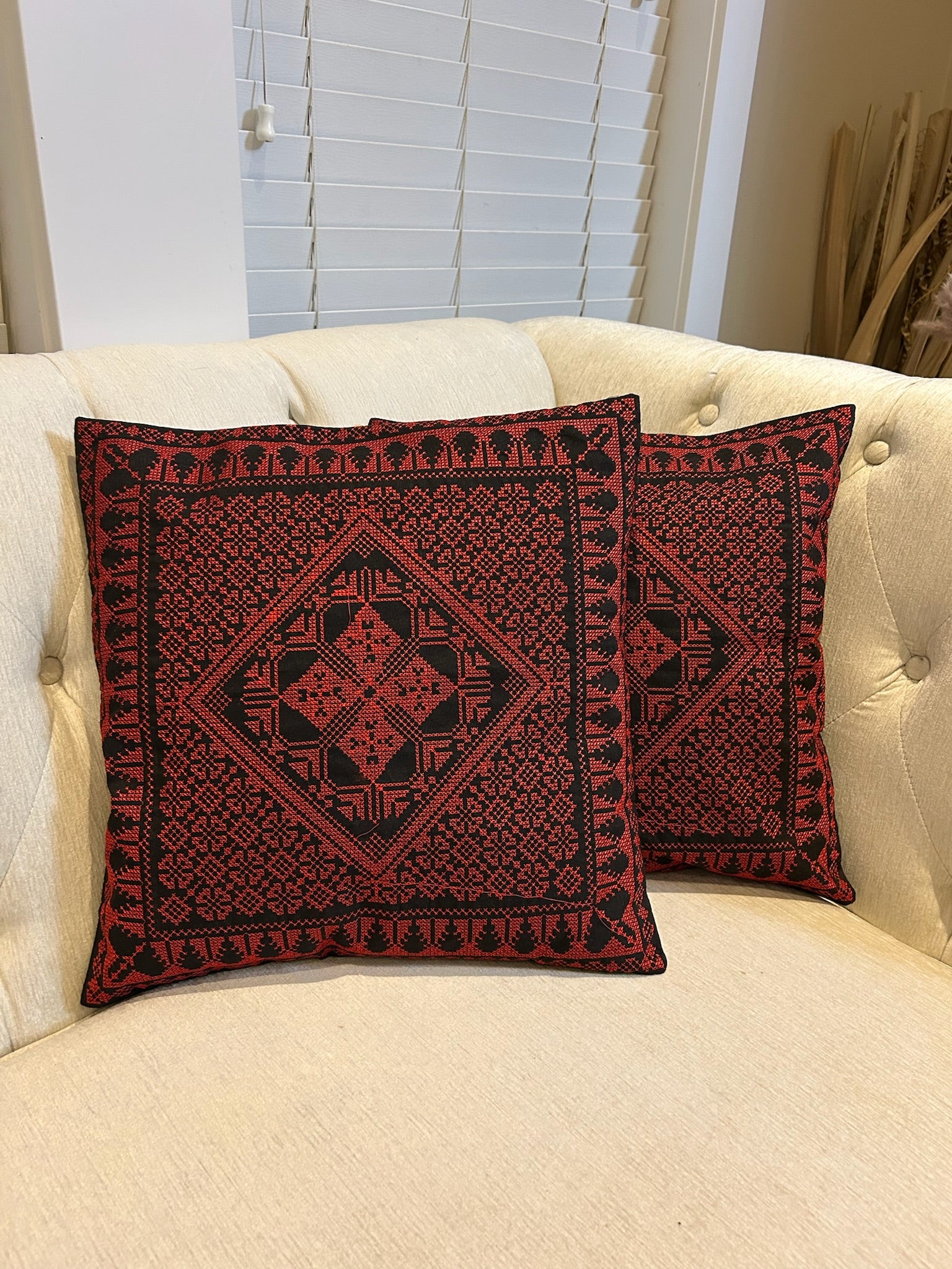 Embroidered cushion cover - Black and Red