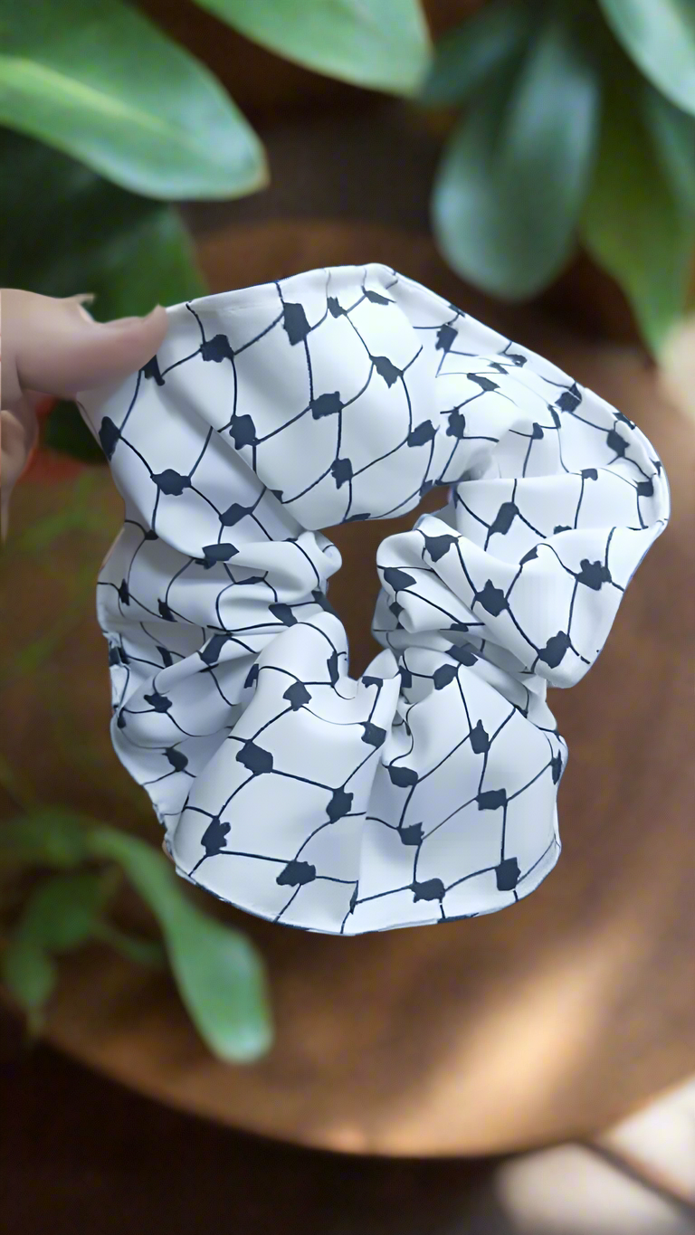 Palestinian Koffiyeh Scrunchie – Hair Accessory