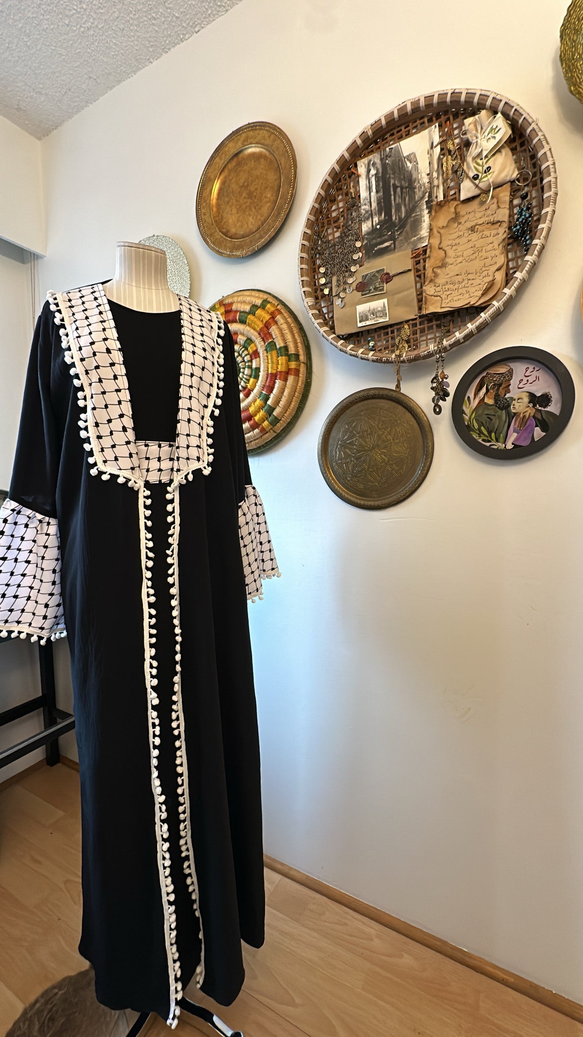 Koffiyeh Abaya (أسود) عباية الكوفية
