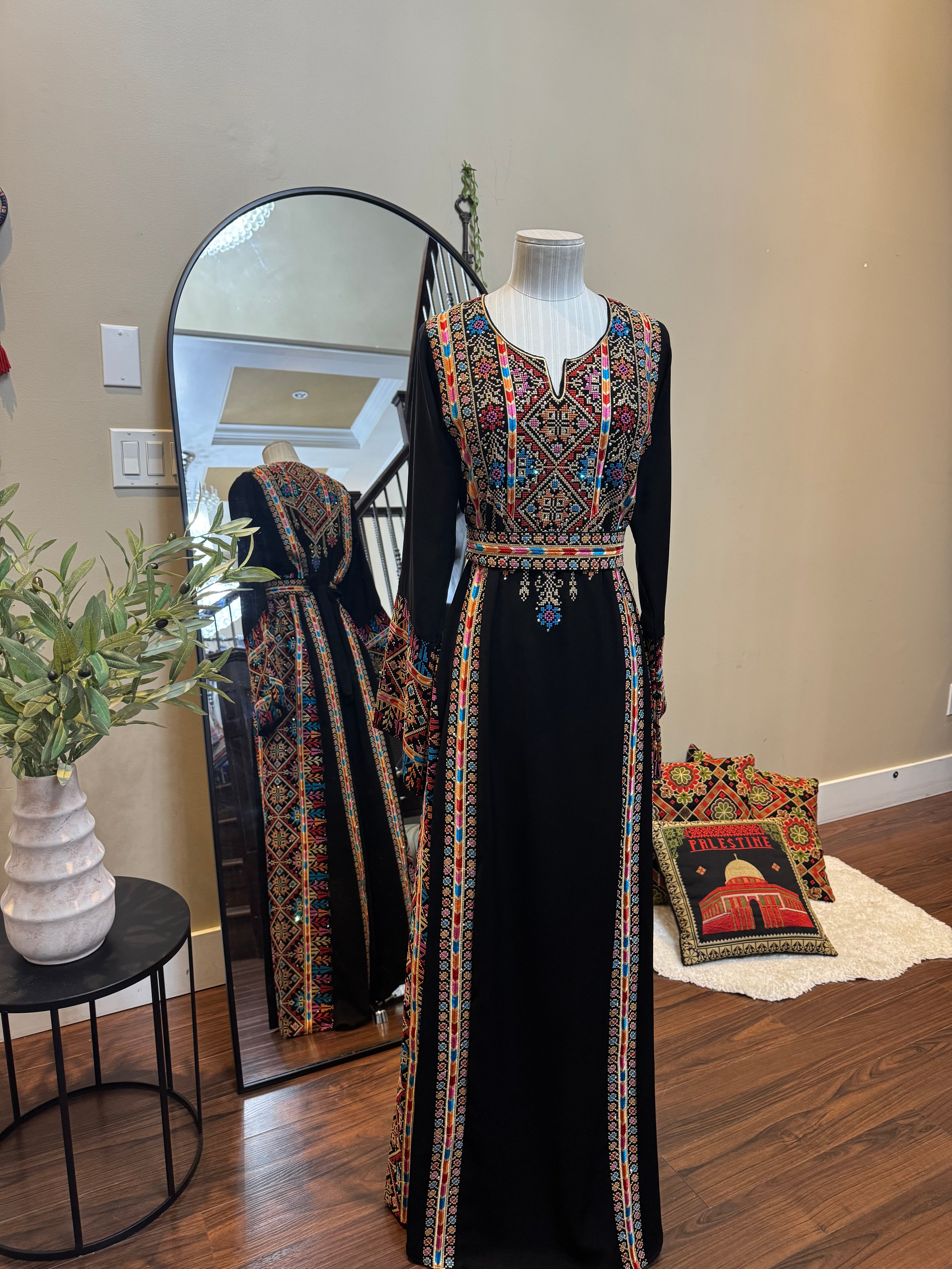 The Majesty Thobe - Palestinian Thobe Tatreez Embroidery  ثوب العزة
