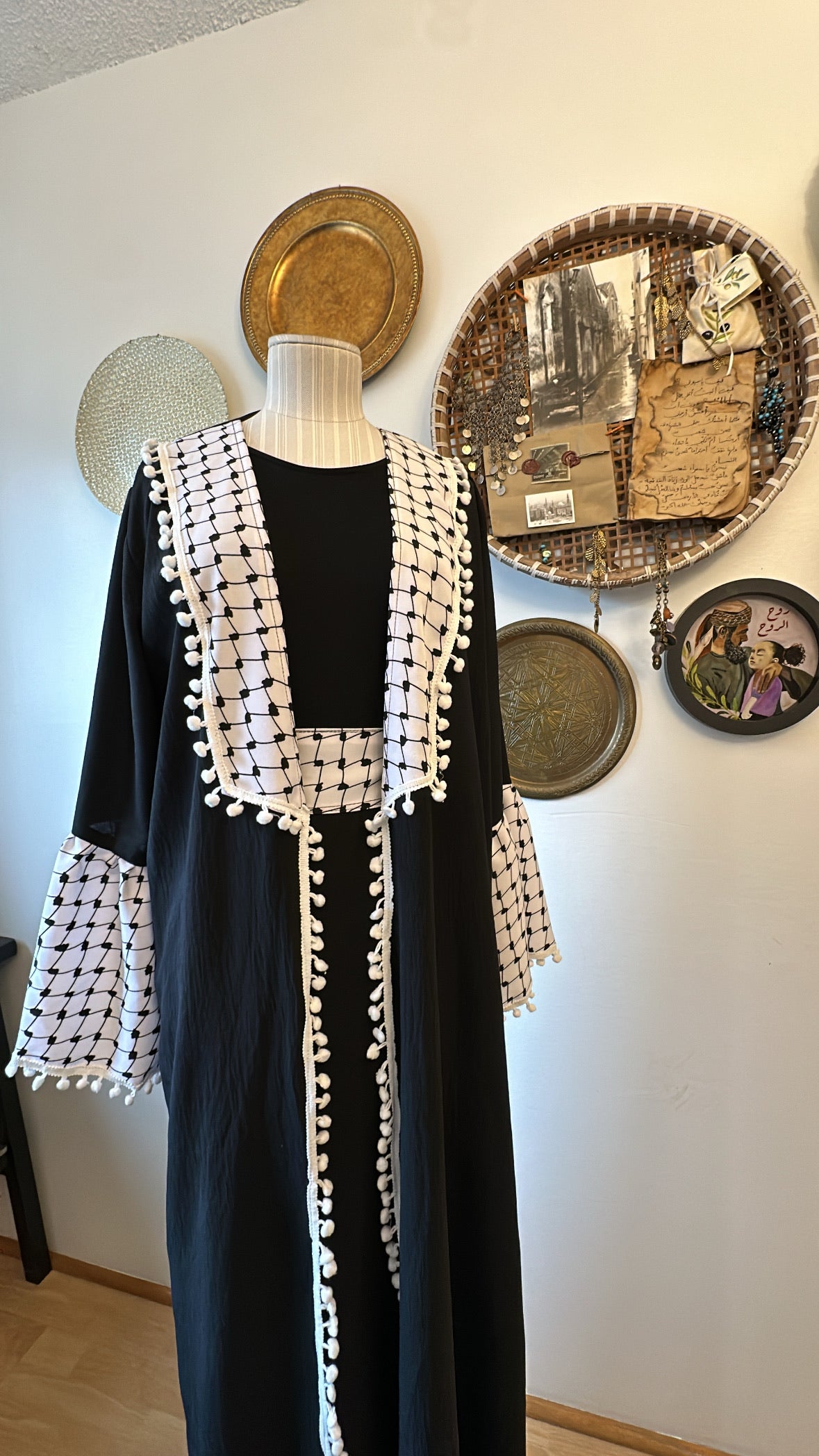 Koffiyeh Abaya (أسود) عباية الكوفية