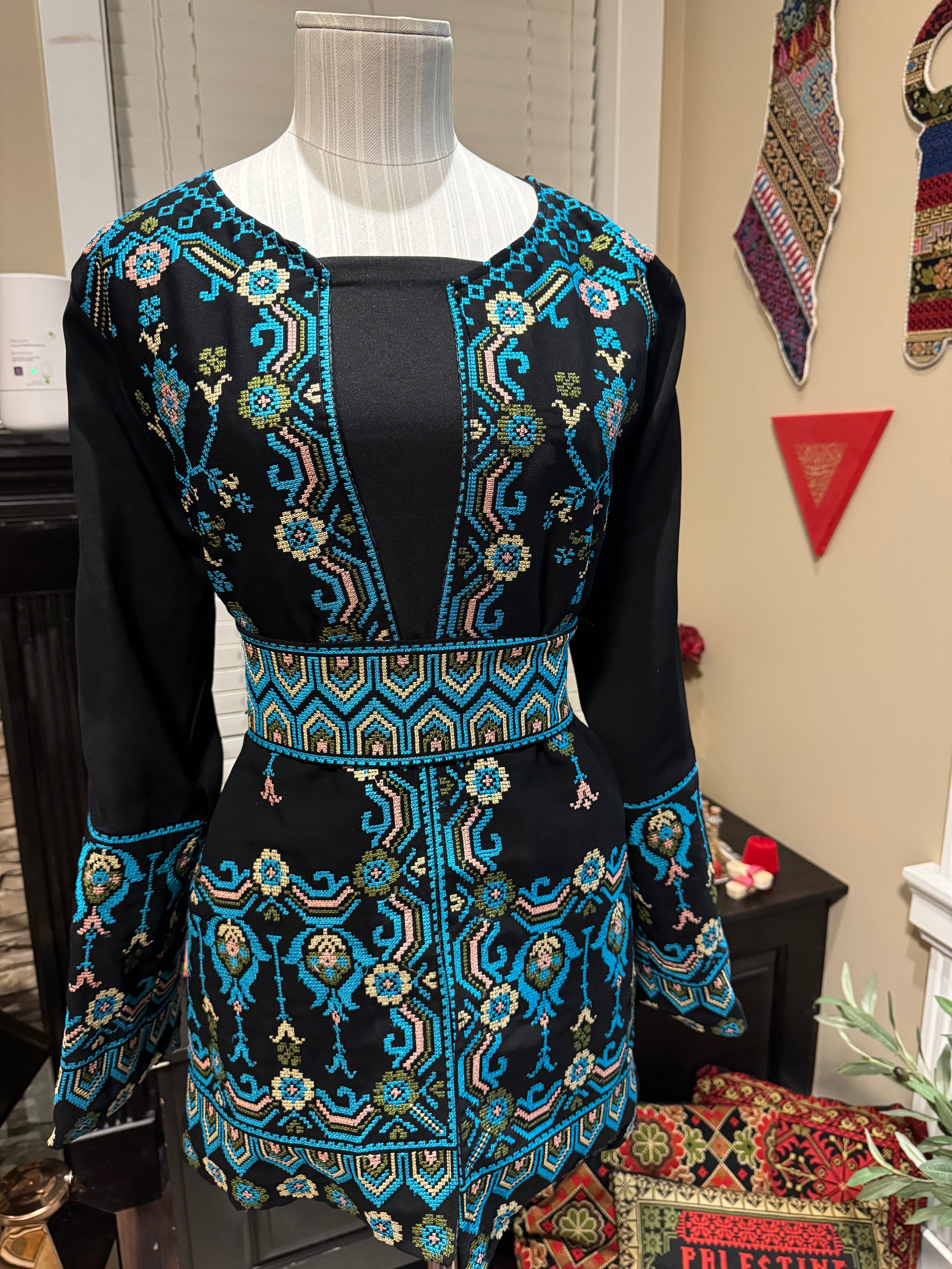 Palestinian Embroidered Blazer with Belt – Floral Design