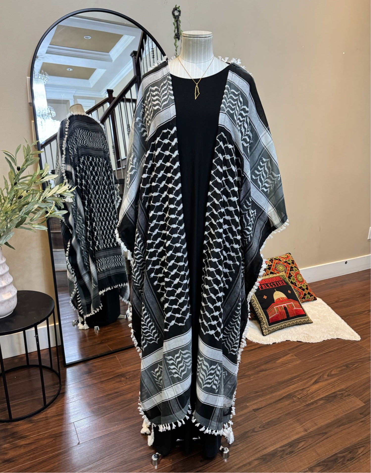 Long Koffiyeh (Bisht) - Black & Gray