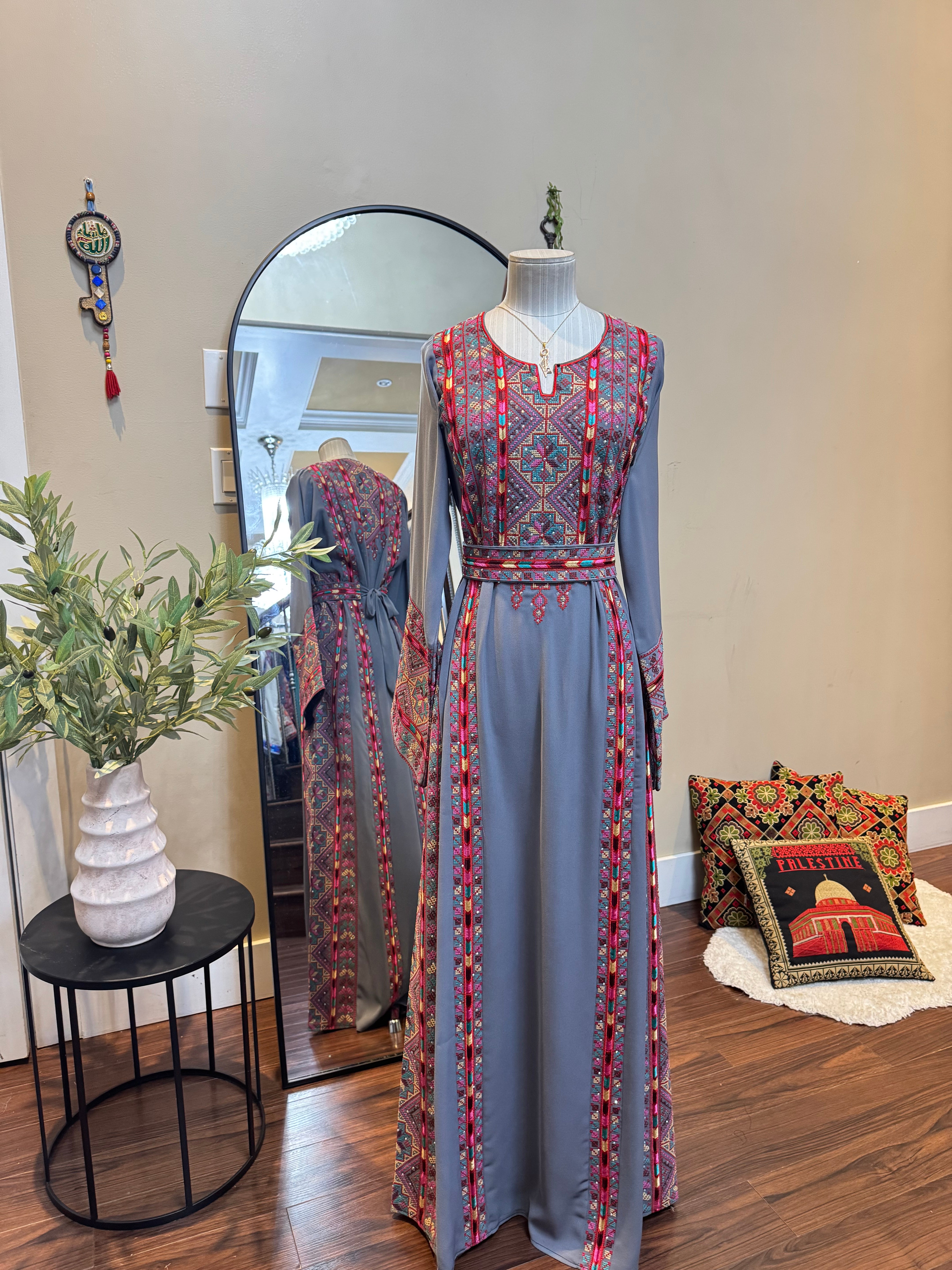The Majesty Thobe - Palestinian Thobe Tatreez Embroidery  ثوب العزة
