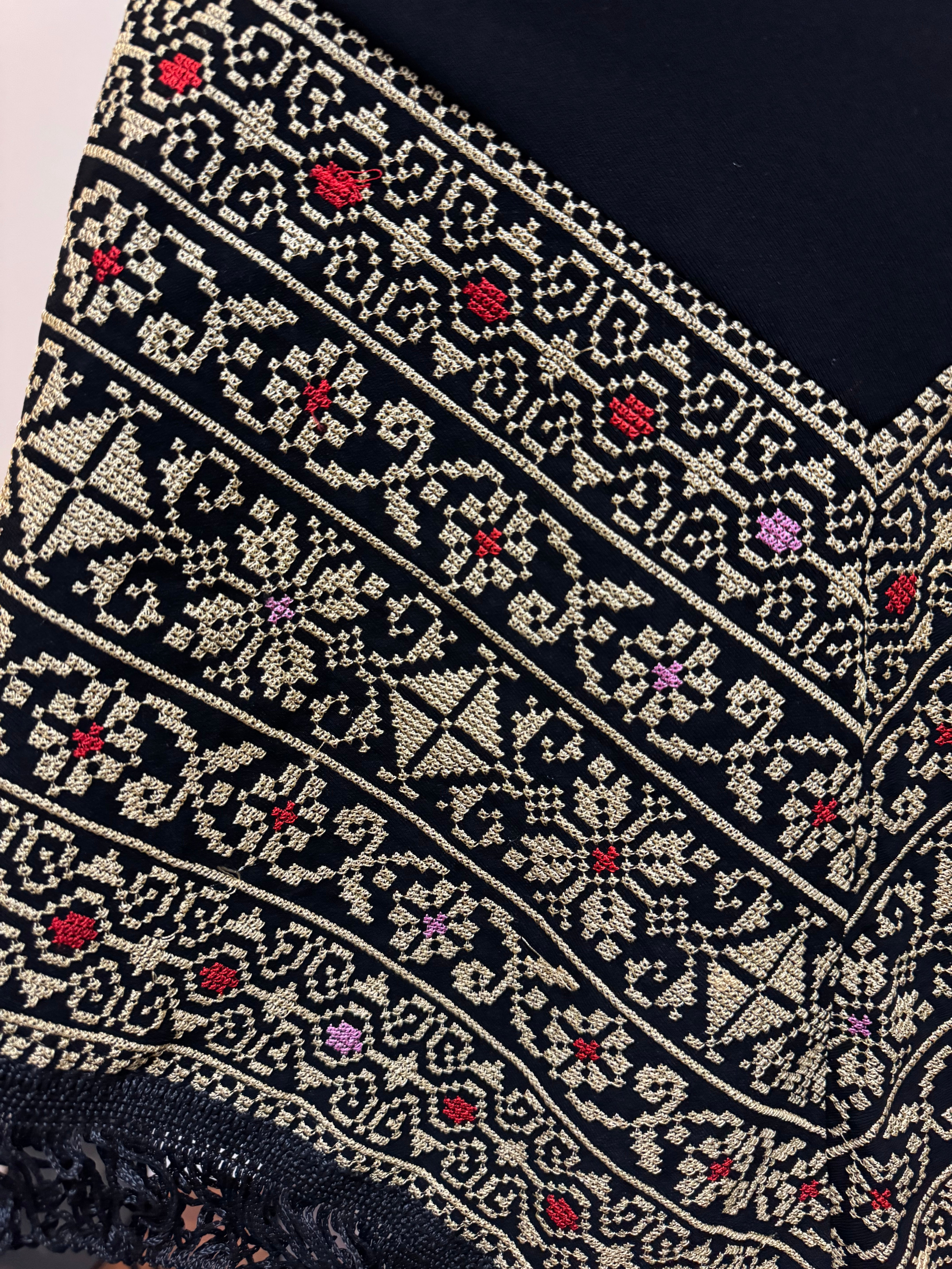 Shawl Palestinian Embroidery Black & Beige Tatreez