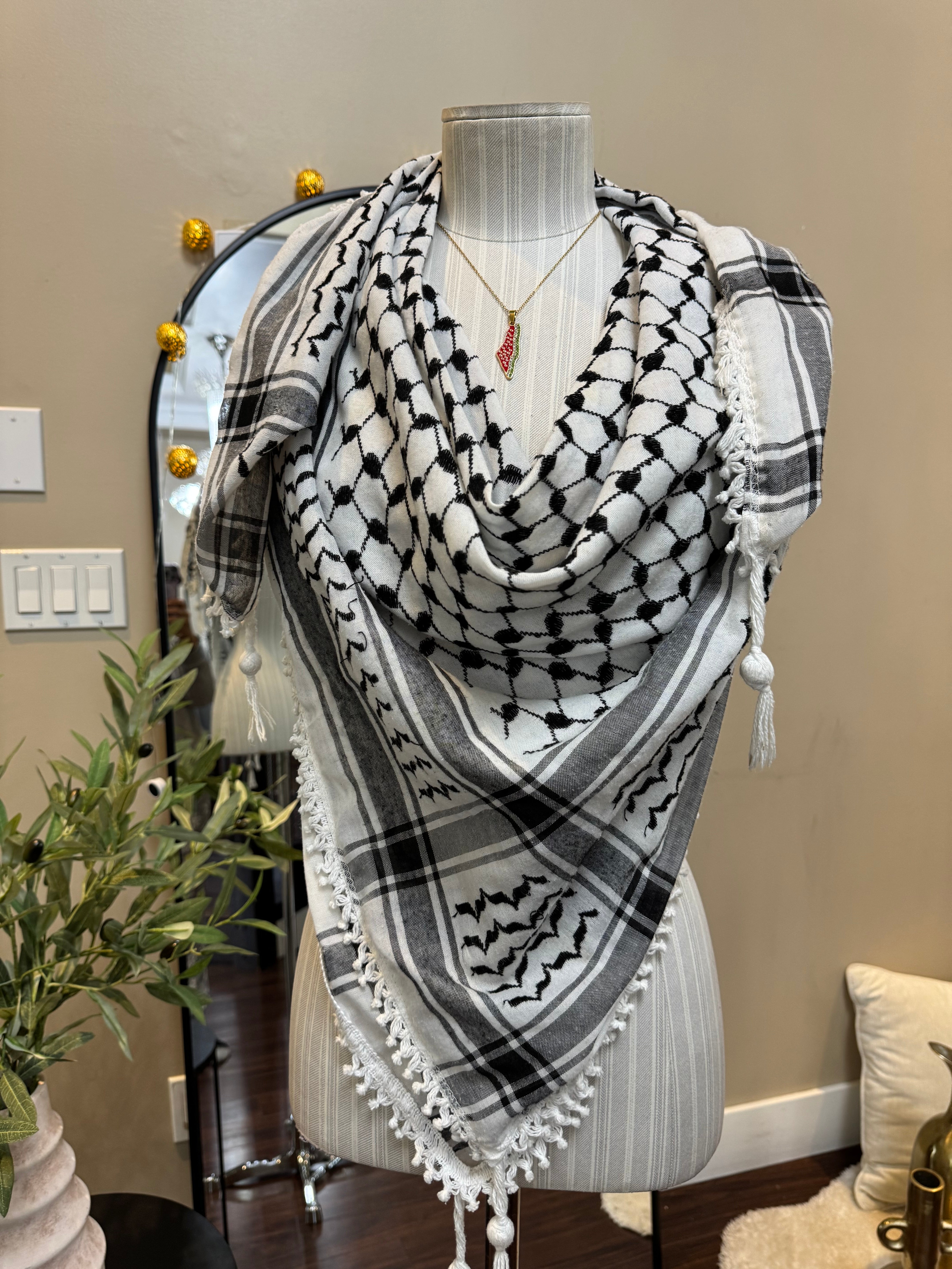 Palestinian Traditional Koffiyeh (Classic)
