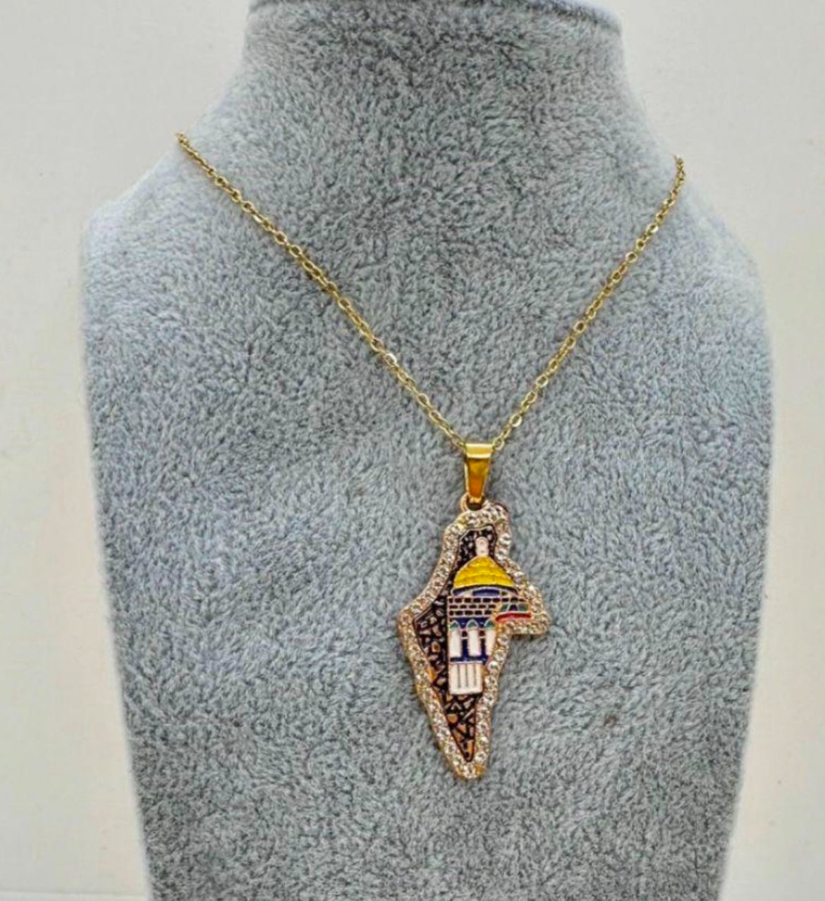 Palestine Map Necklace with Dome of the Rock Design – Gold Finish