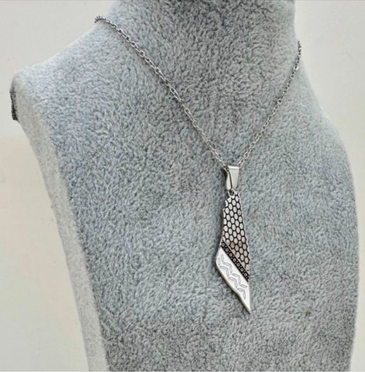 Palestine Map Necklace – Koffiyeh  & Embroidery Pattern