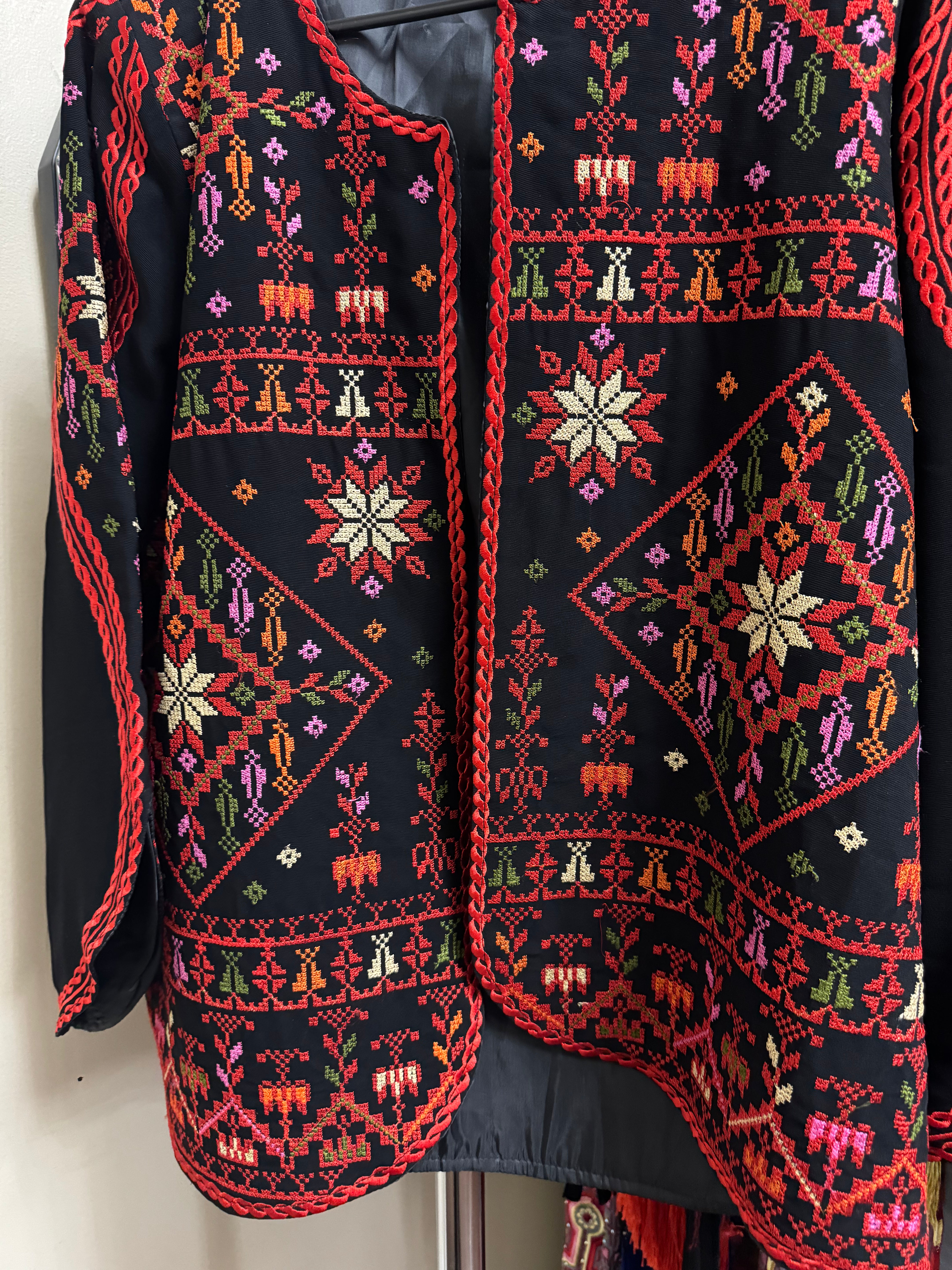 Palestinian Embroidered Blazer – Floral Design