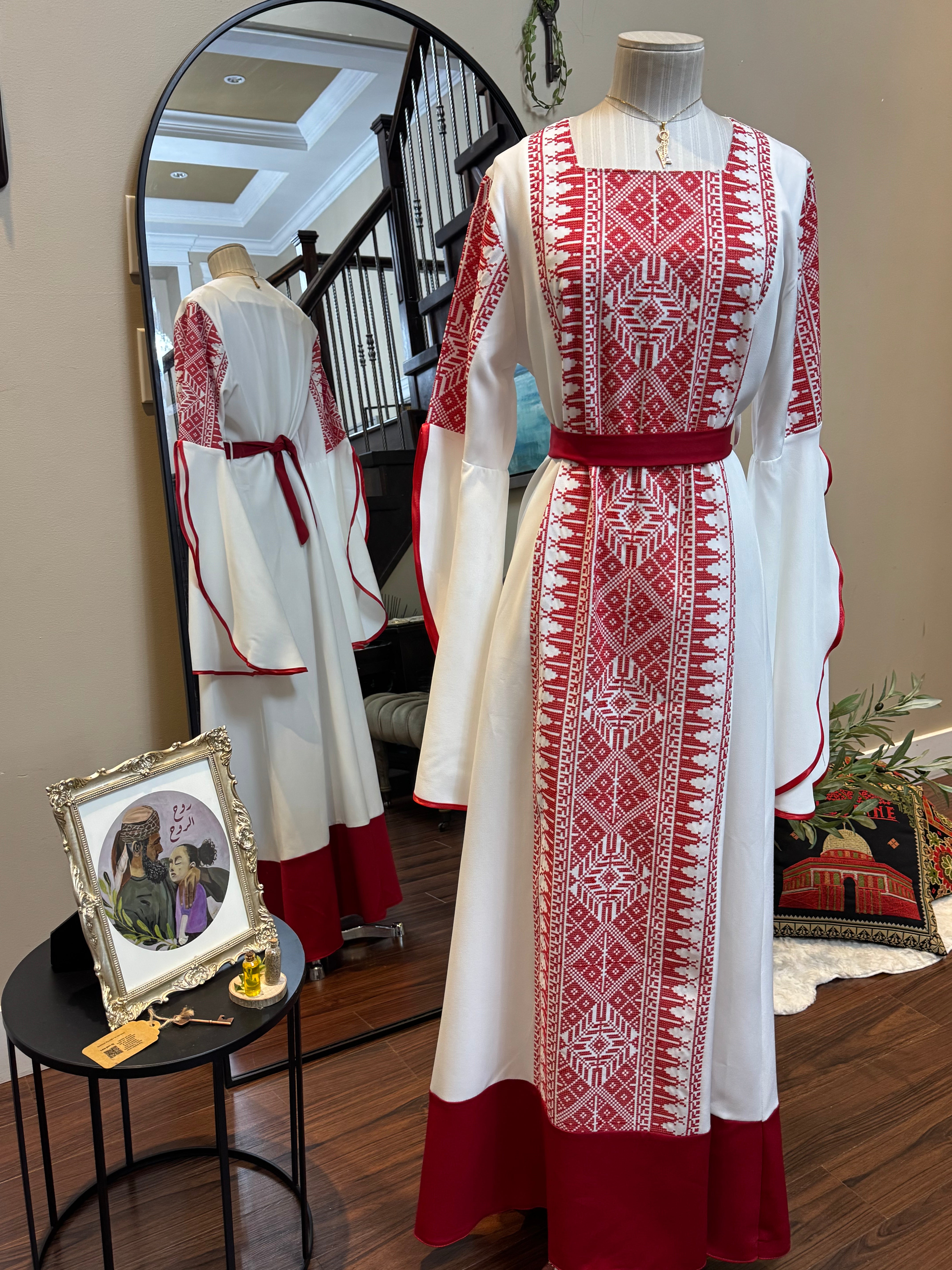 Thobe al Jamal - Red and White